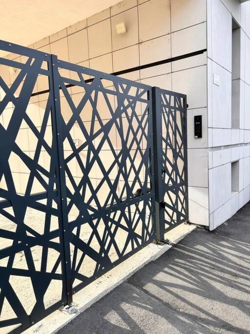 Industrial Style Apartment Bucureşti Ngoại thất bức ảnh