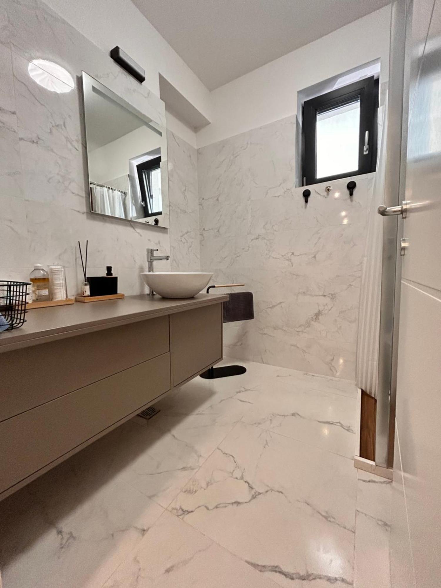 Industrial Style Apartment Bucureşti Ngoại thất bức ảnh