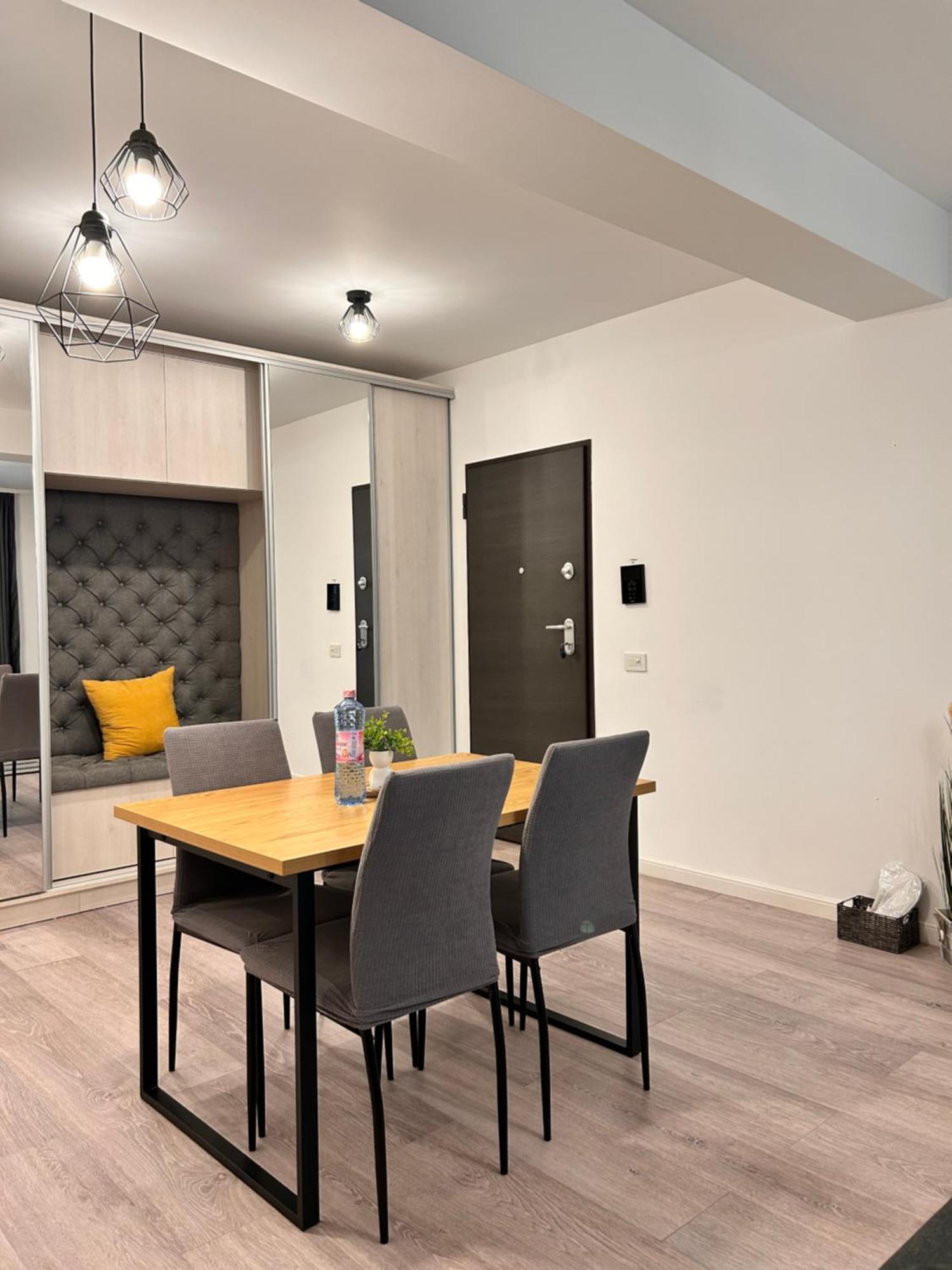 Industrial Style Apartment Bucureşti Ngoại thất bức ảnh